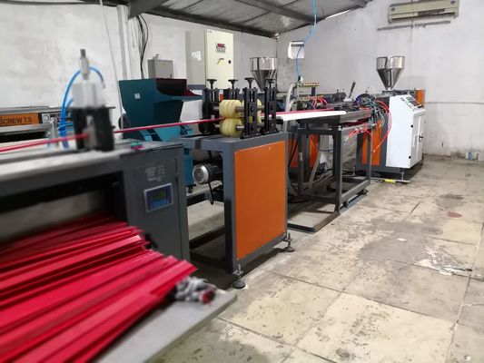 고출력 PVC 데이터 스트립 정가표 홀더 압출 기계 380V
